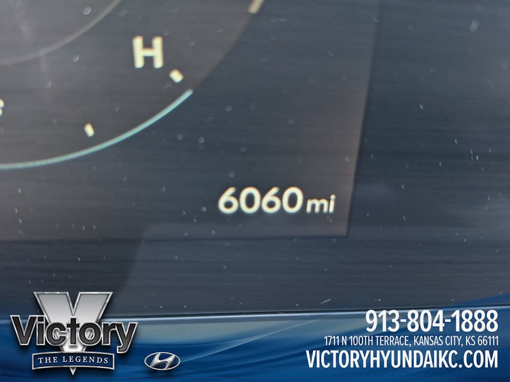 Used 2025 Hyundai Tucson Limited AWD/4WD image 16