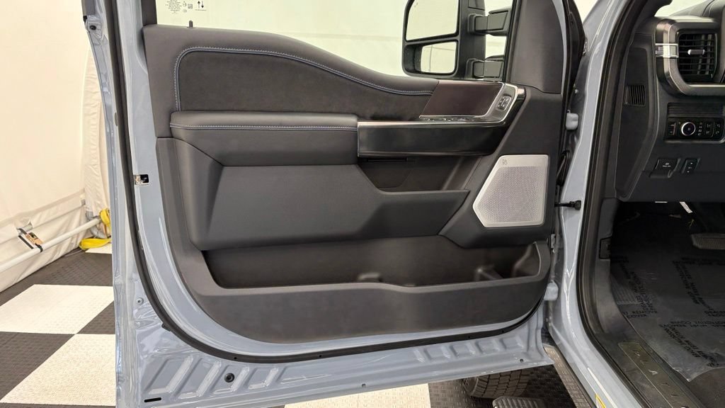 New 2026 Ford F450 Platinum w/ FX4 Off-Road Package AWD/4WD image 16