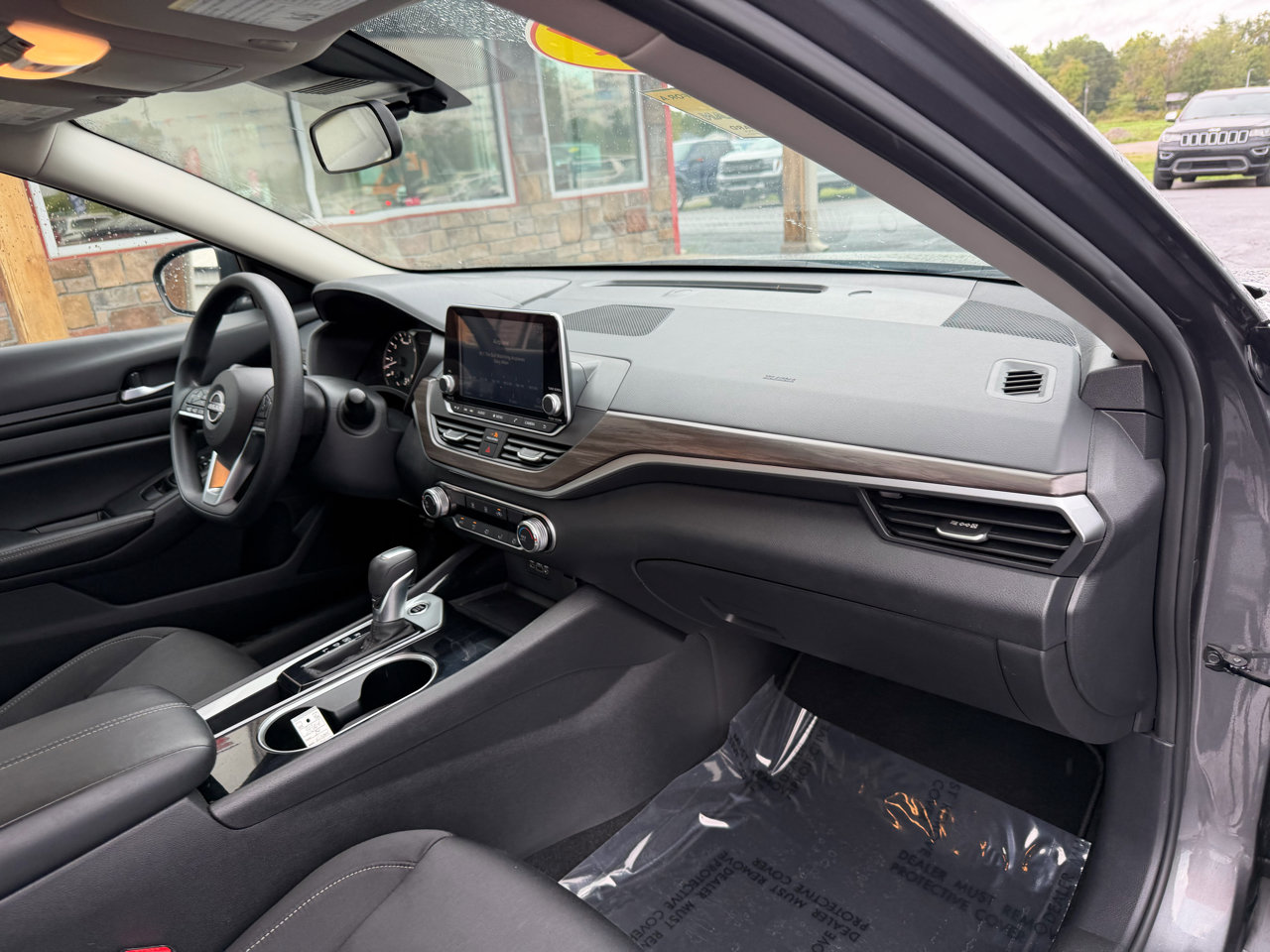 Used 2024 Nissan Altima 2.5 SV image 20