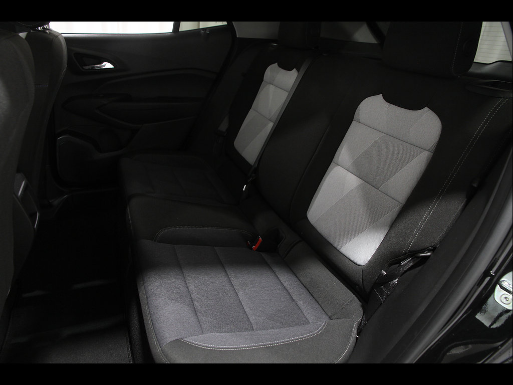 Used 2024 Chevrolet Trax LS w/ LS Convenience Package FWD image 18