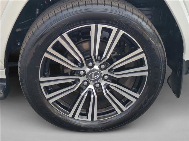 New 2025 Lexus LX 700h Luxury image 10