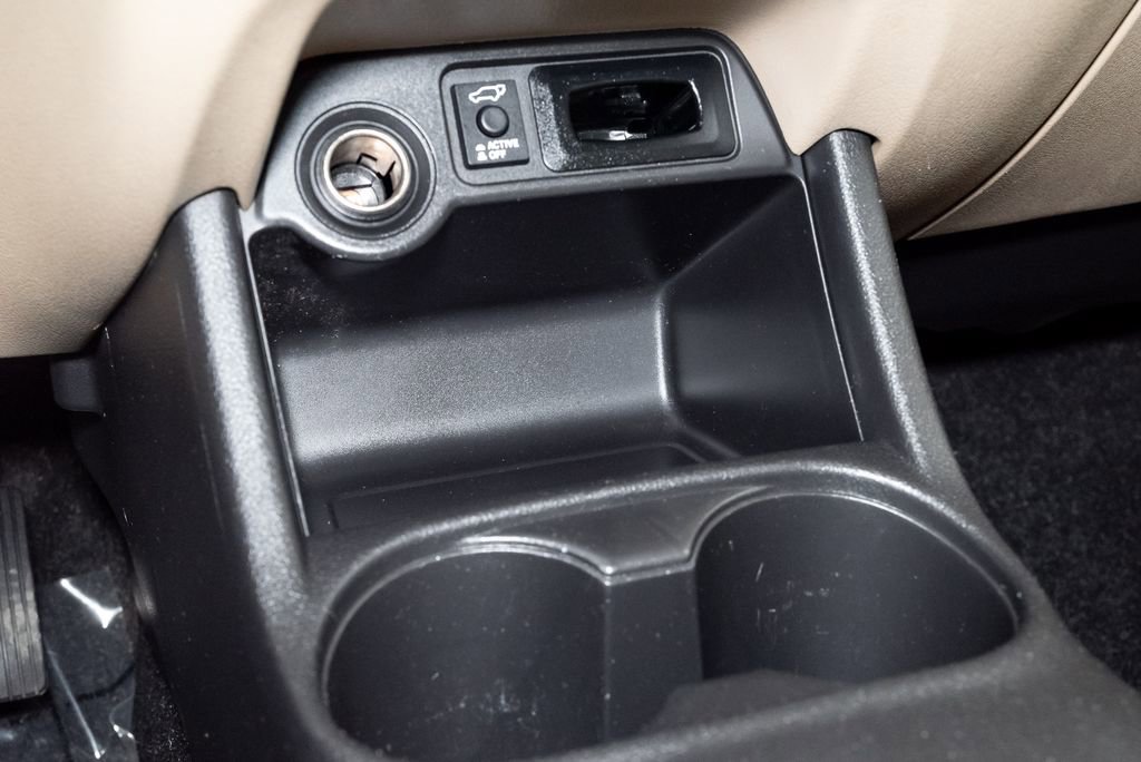 Used 2014 Mitsubishi Outlander GT image 18