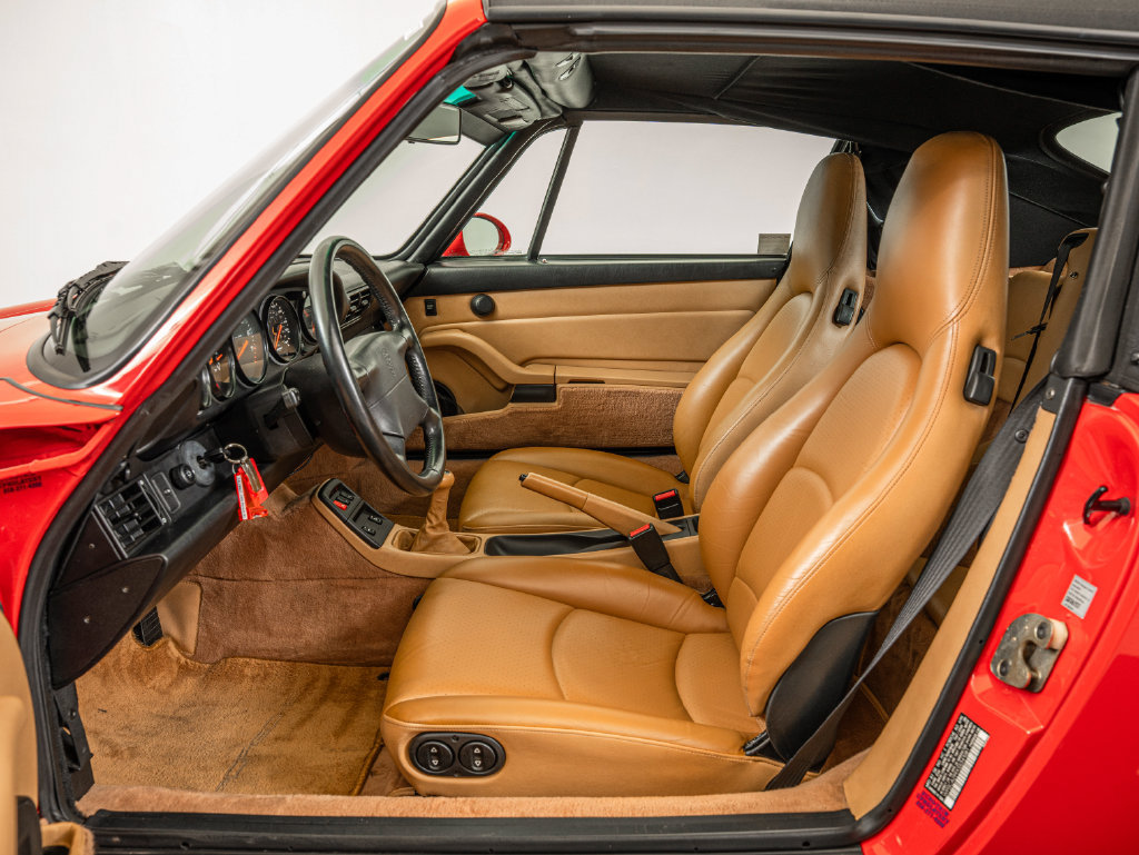Used 1995 Porsche 911 Carrera RWD image 5