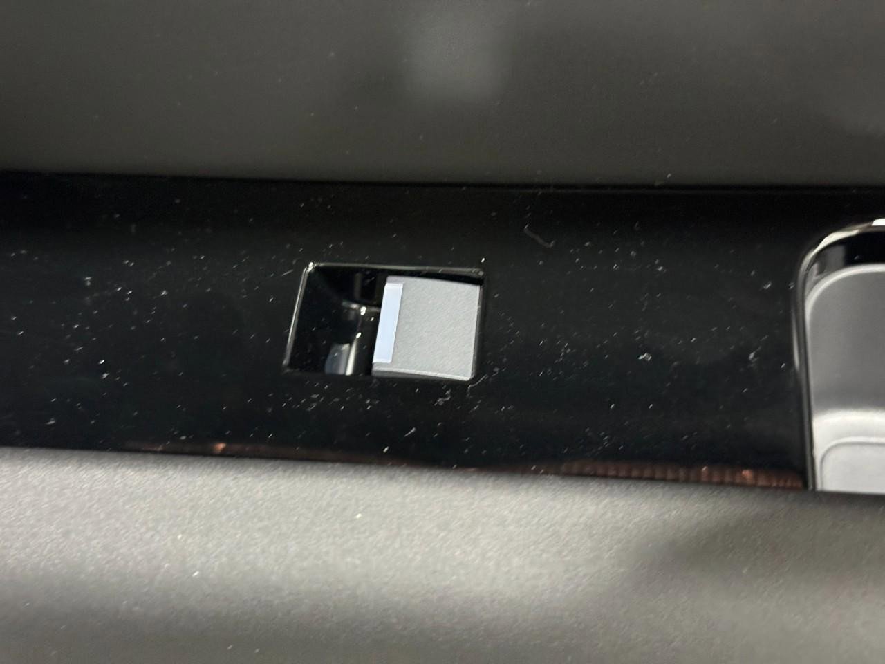 New 2026 Land Rover Range Rover Velar S image 21