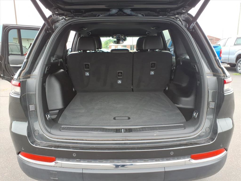 Used 2024 Jeep Grand Cherokee Limited w/ Trailer Tow Package image 15