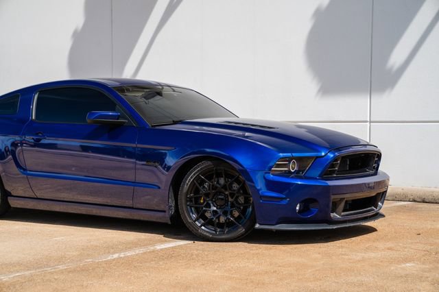 Used 2014 Ford Mustang GT Premium w/ Comfort Package RWD image 34