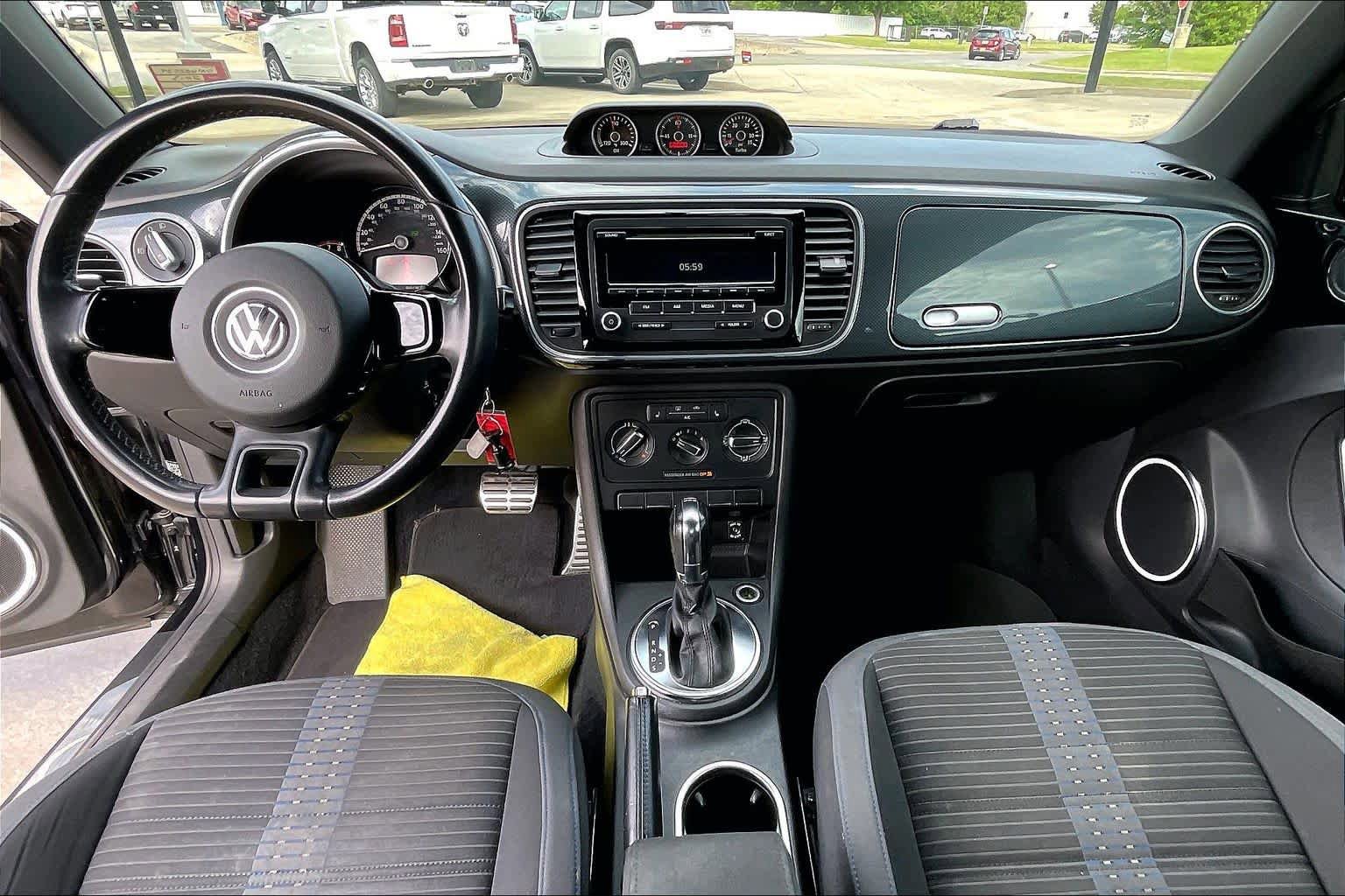 Used 2013 Volkswagen Beetle 2.0T FWD image 14