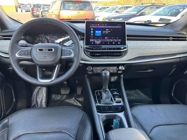 Certified 2023 Jeep Compass Latitude image 11