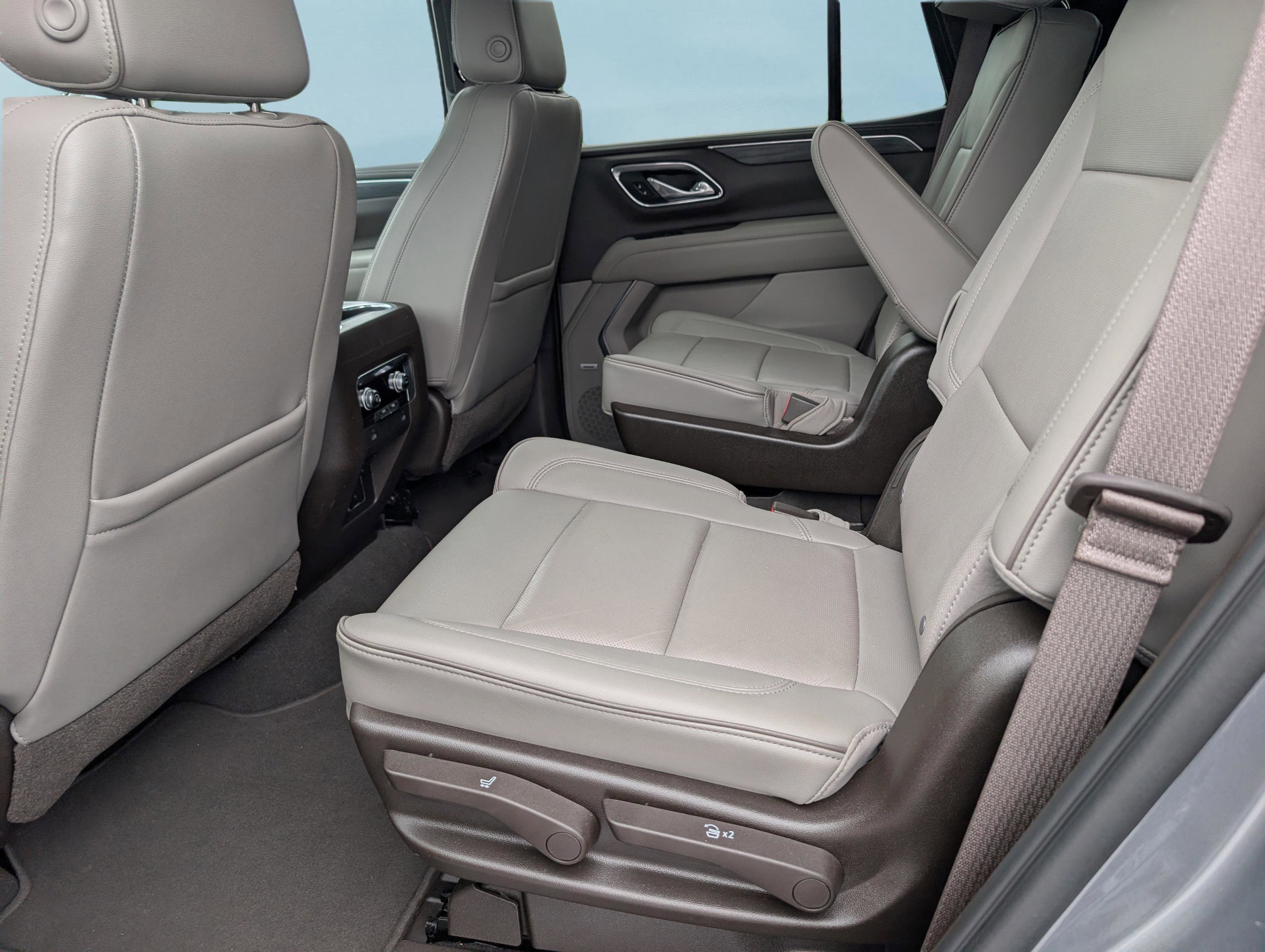 Used 2021 GMC Yukon SLT RWD image 14