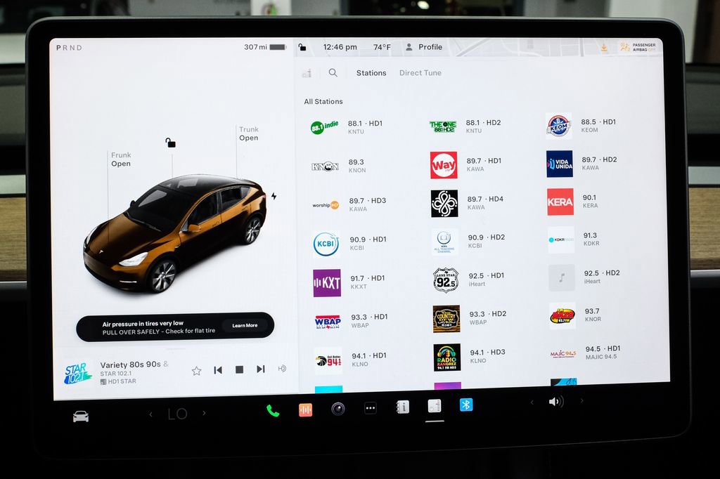 Used 2023 Tesla Model Y Long Range AWD/4WD image 27
