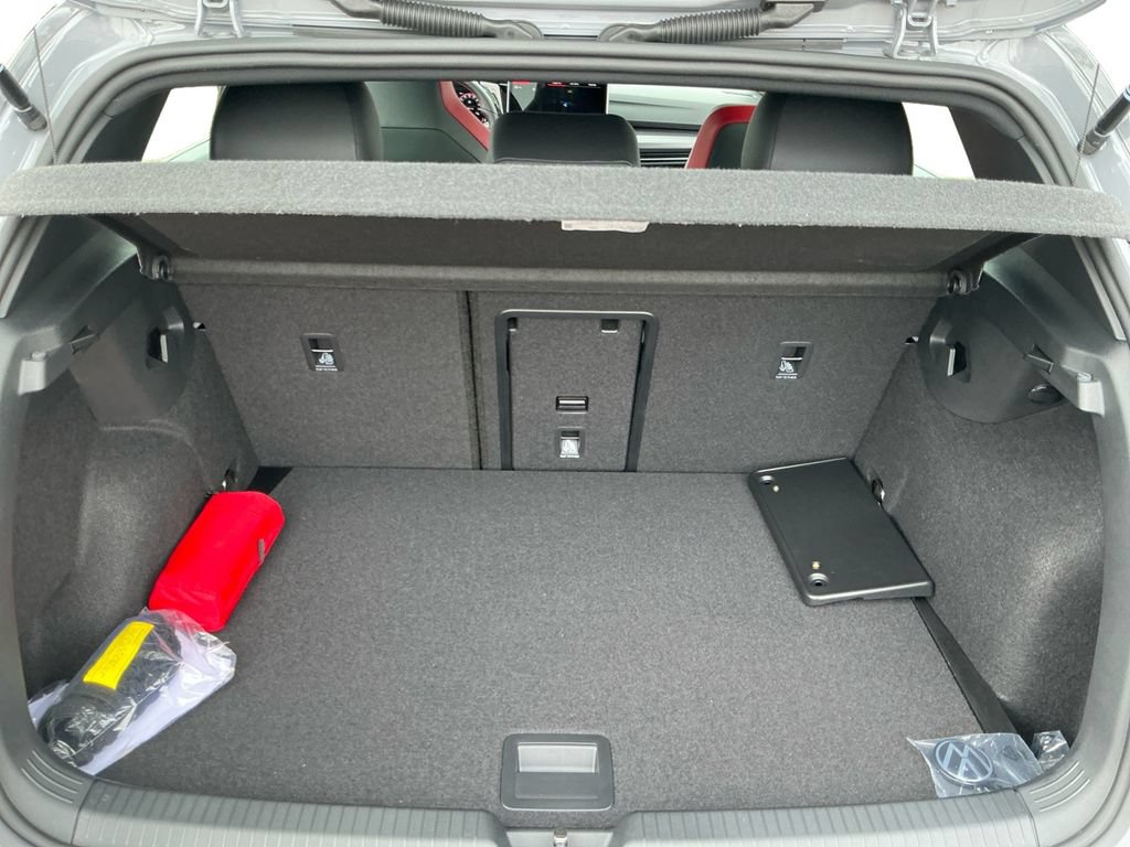 New 2026 Volkswagen GTI SE FWD image 22