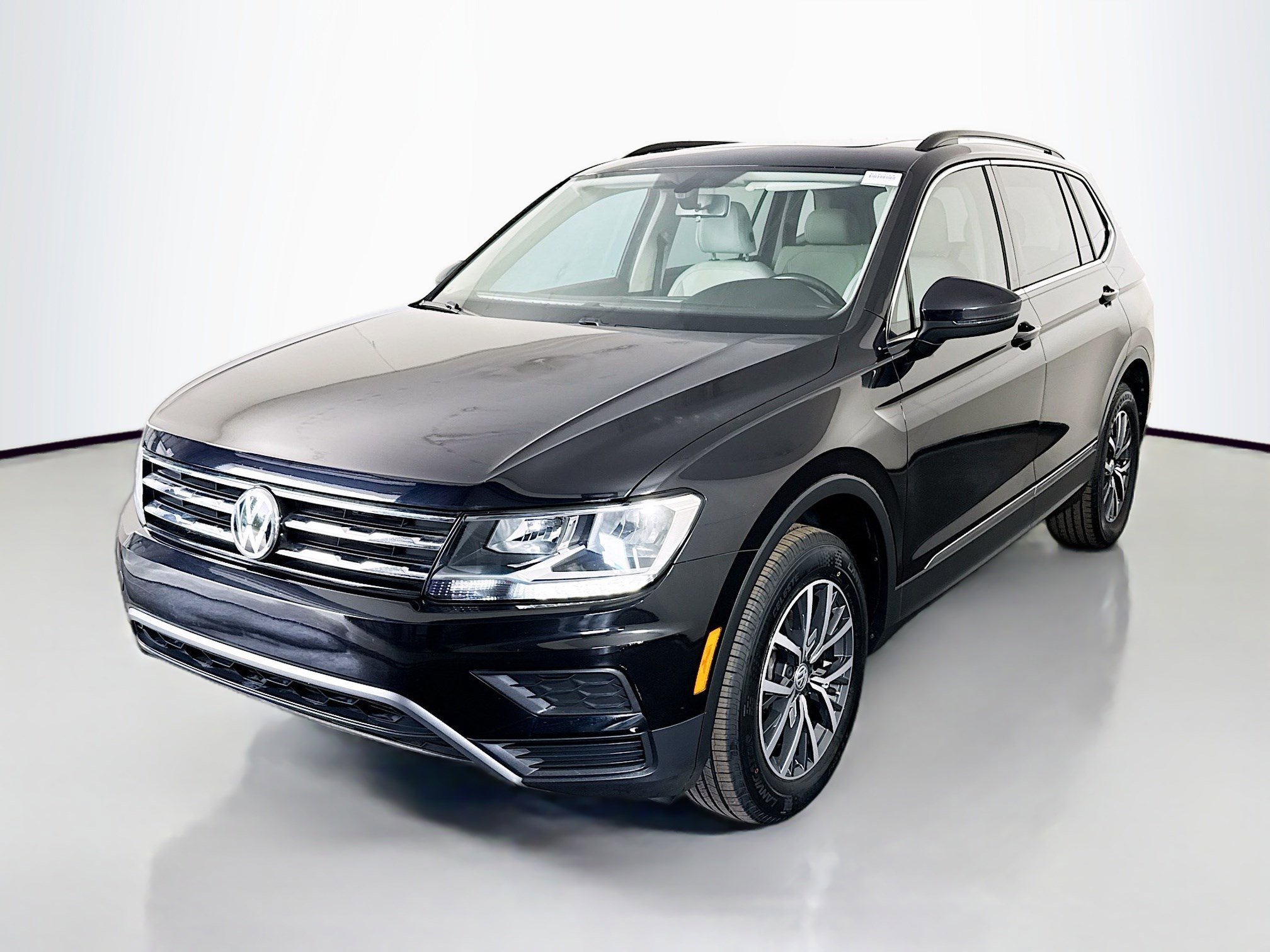 Used 2018 Volkswagen Tiguan SEL AWD/4WD image 4