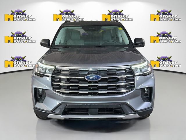 Used 2025 Ford Explorer Active w/ Active Comfort Package image 2