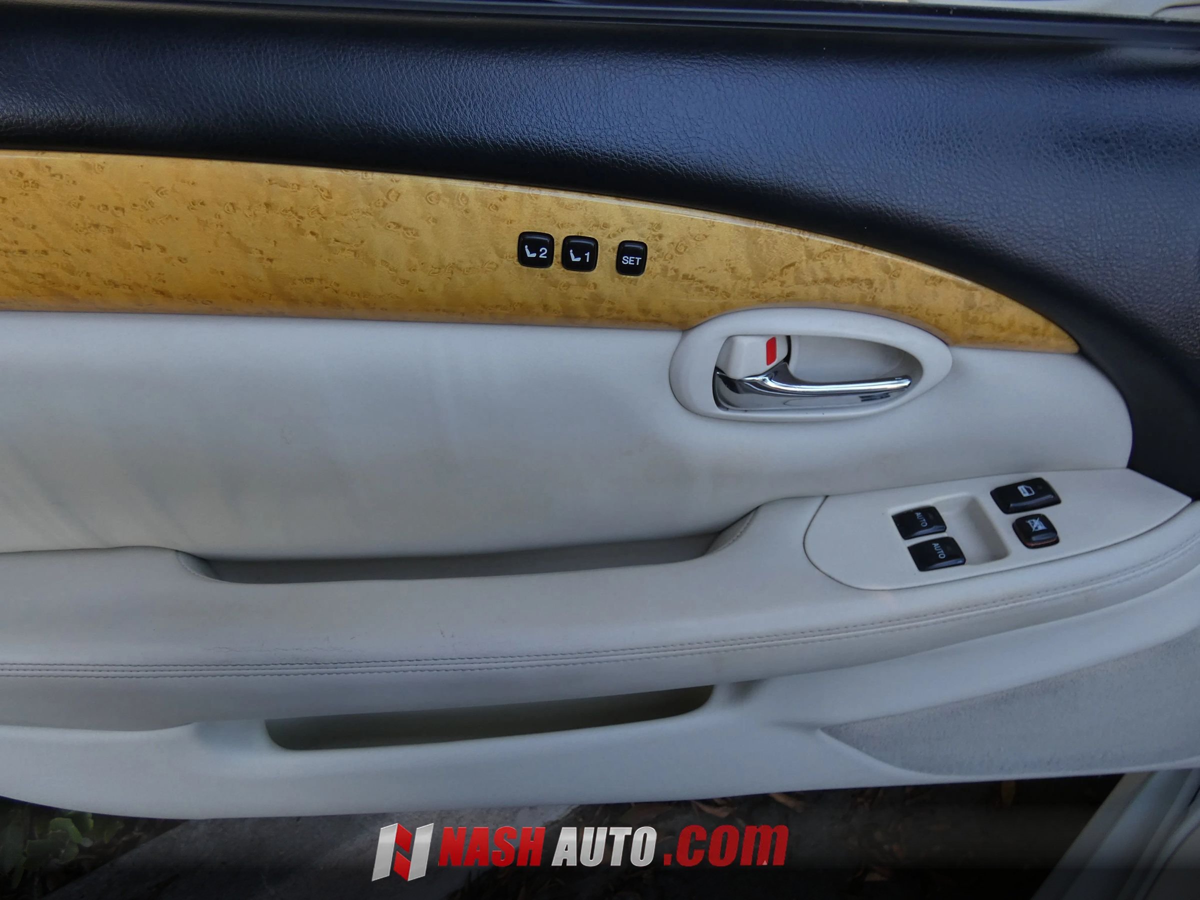 Used 2003 Lexus SC 430 Convertible RWD image 40