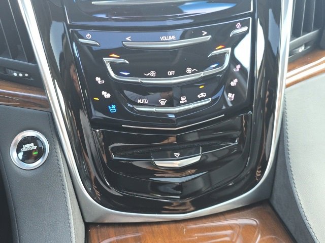 Used 2019 Cadillac Escalade ESV Luxury w/ Escalade Sport Edition image 31