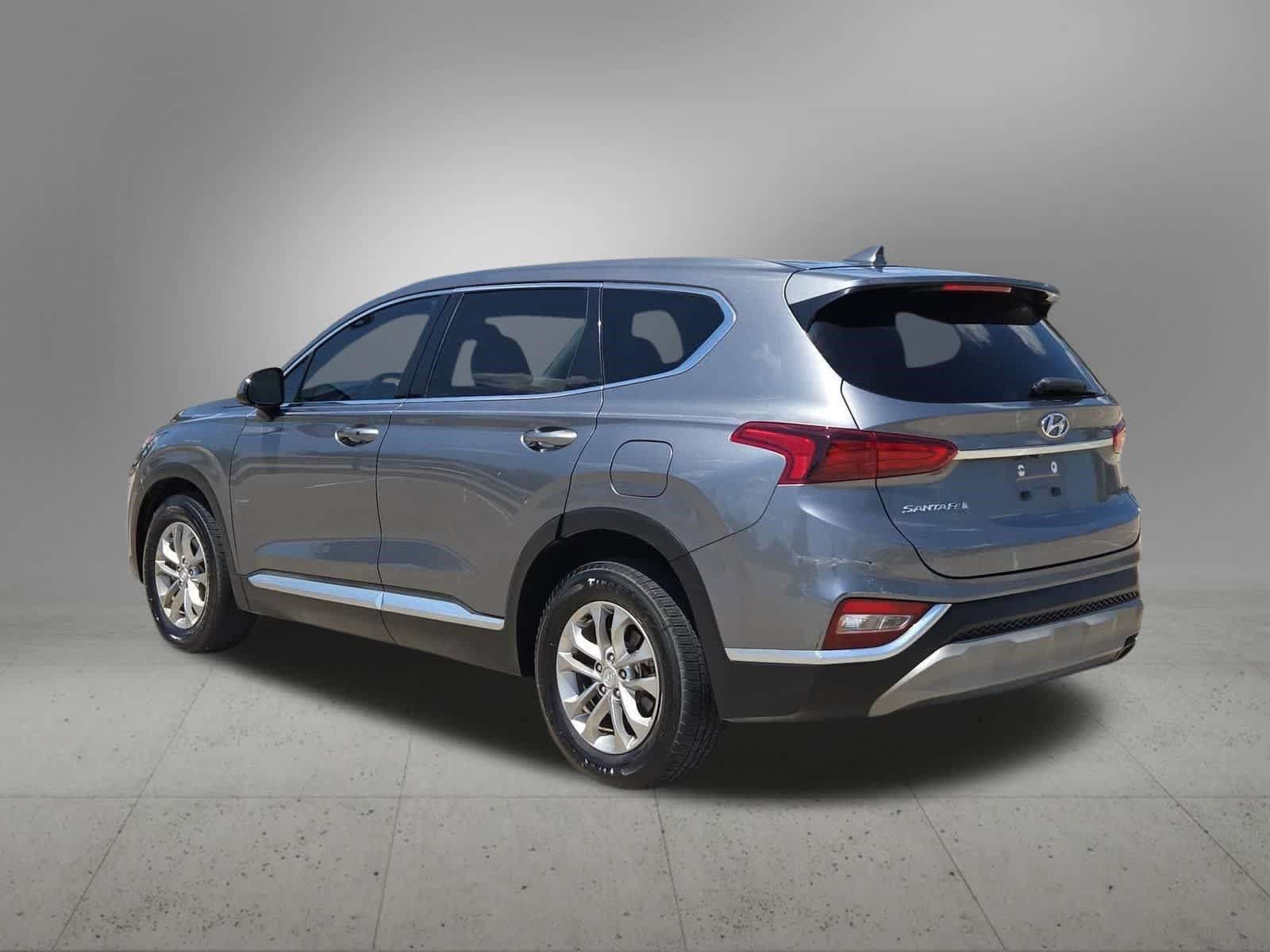 Used 2019 Hyundai Santa Fe SEL FWD image 4