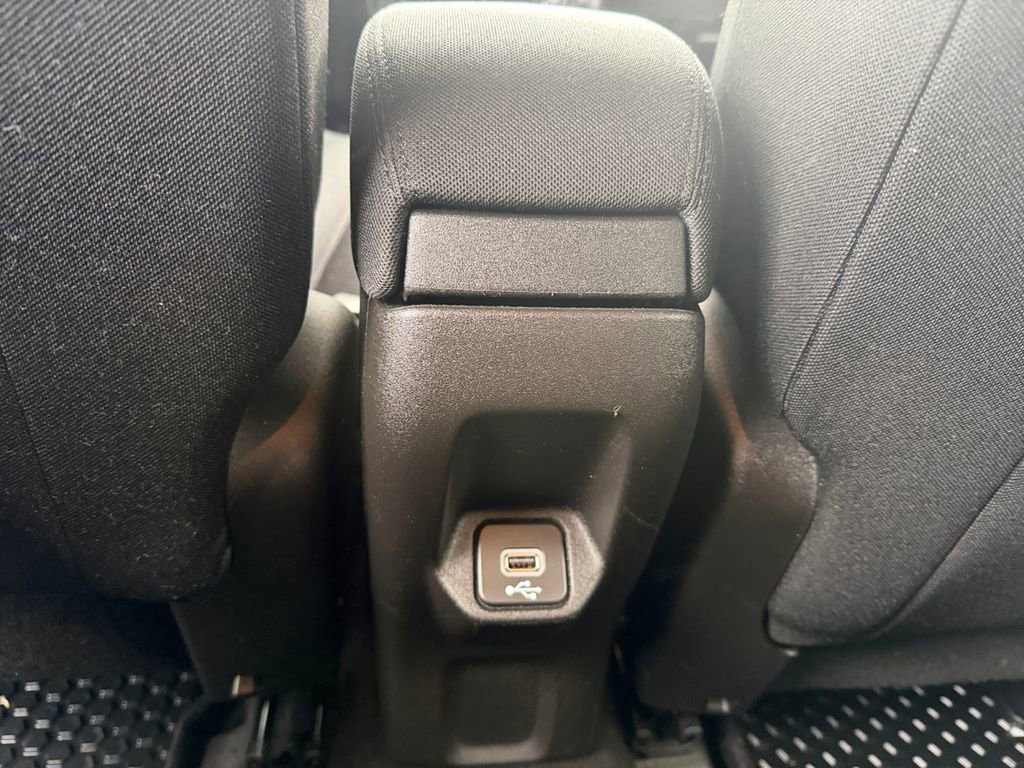 Certified 2020 Jeep Renegade Latitude w/ Cold Weather Group image 29