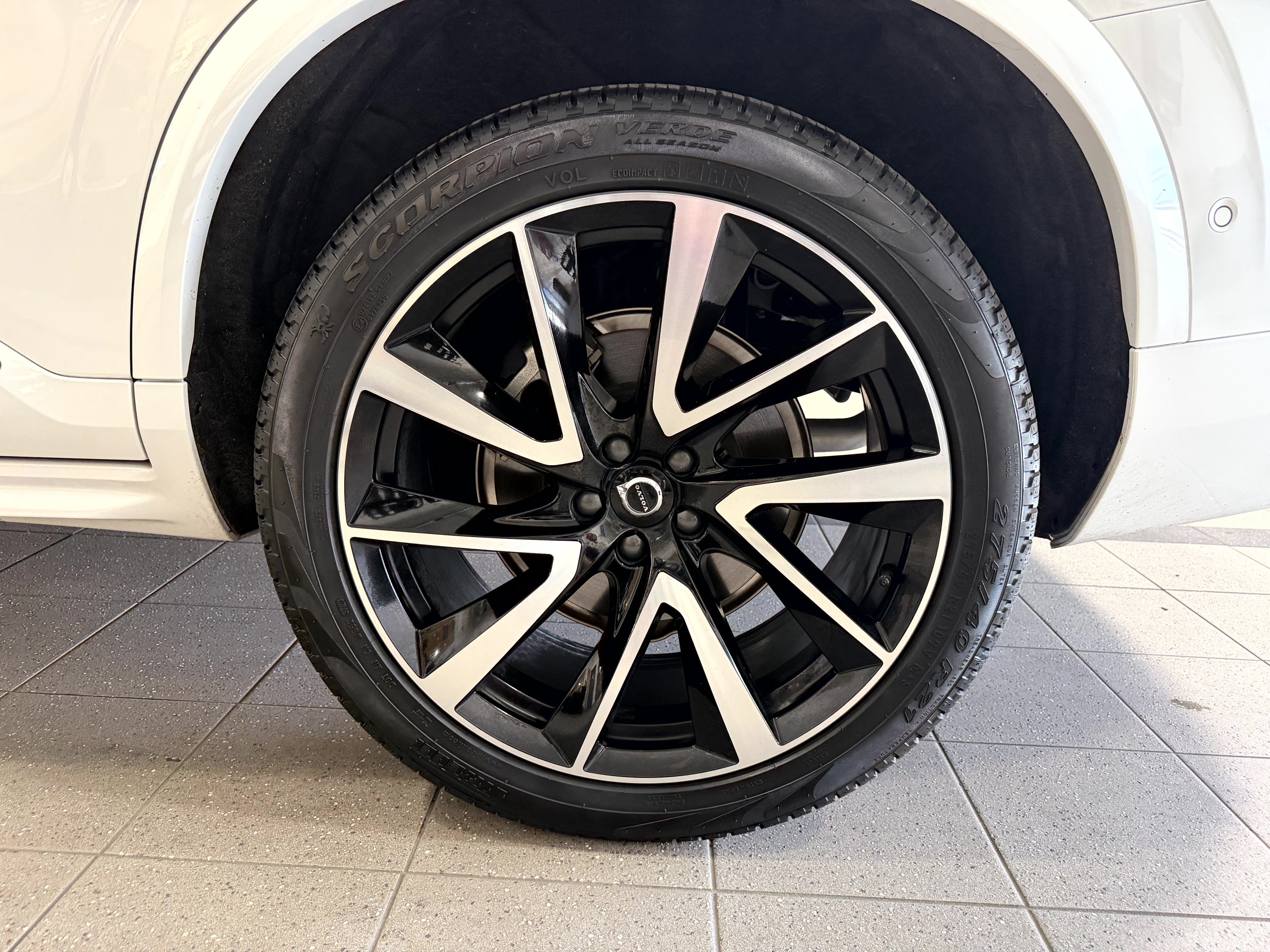 Used 2024 Volvo XC90 B6 Ultimate w/ Protection Package AWD/4WD image 9