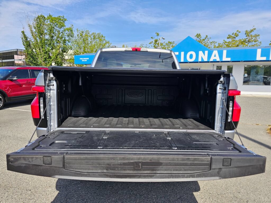 Used 2025 Ford F150 Lightning Flash AWD/4WD image 10