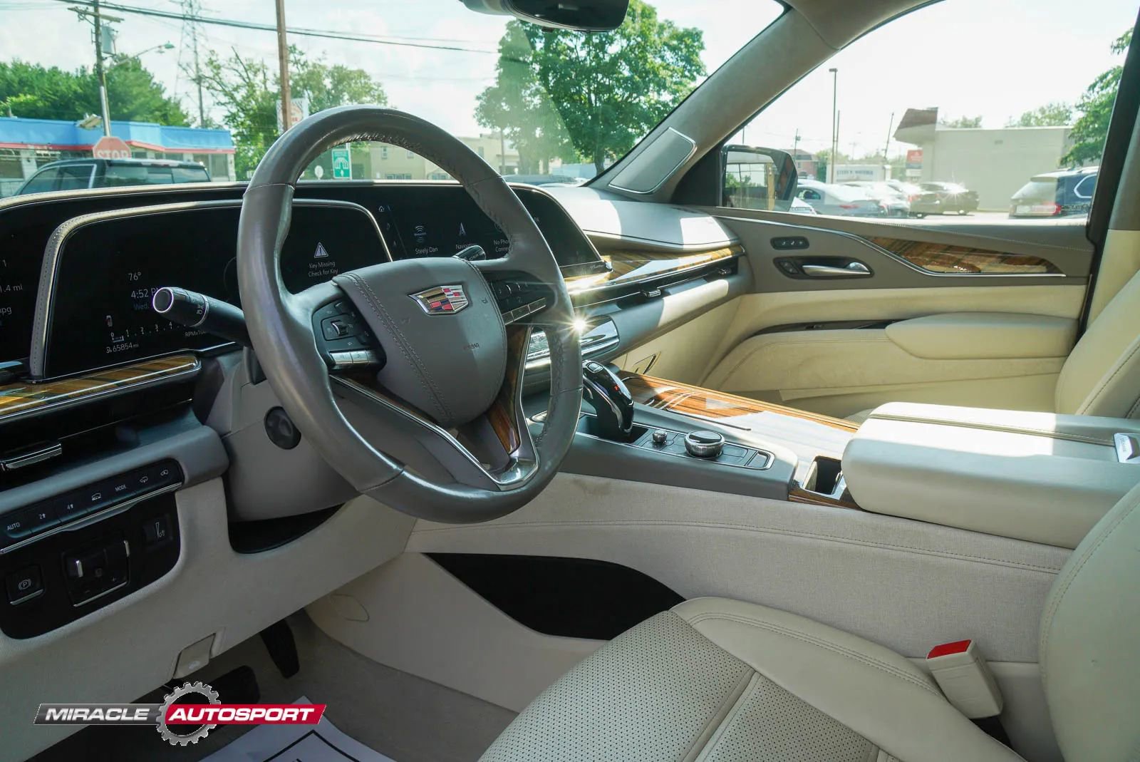 Used 2021 Cadillac Escalade ESV Premium Luxury Platinum AWD/4WD image 21