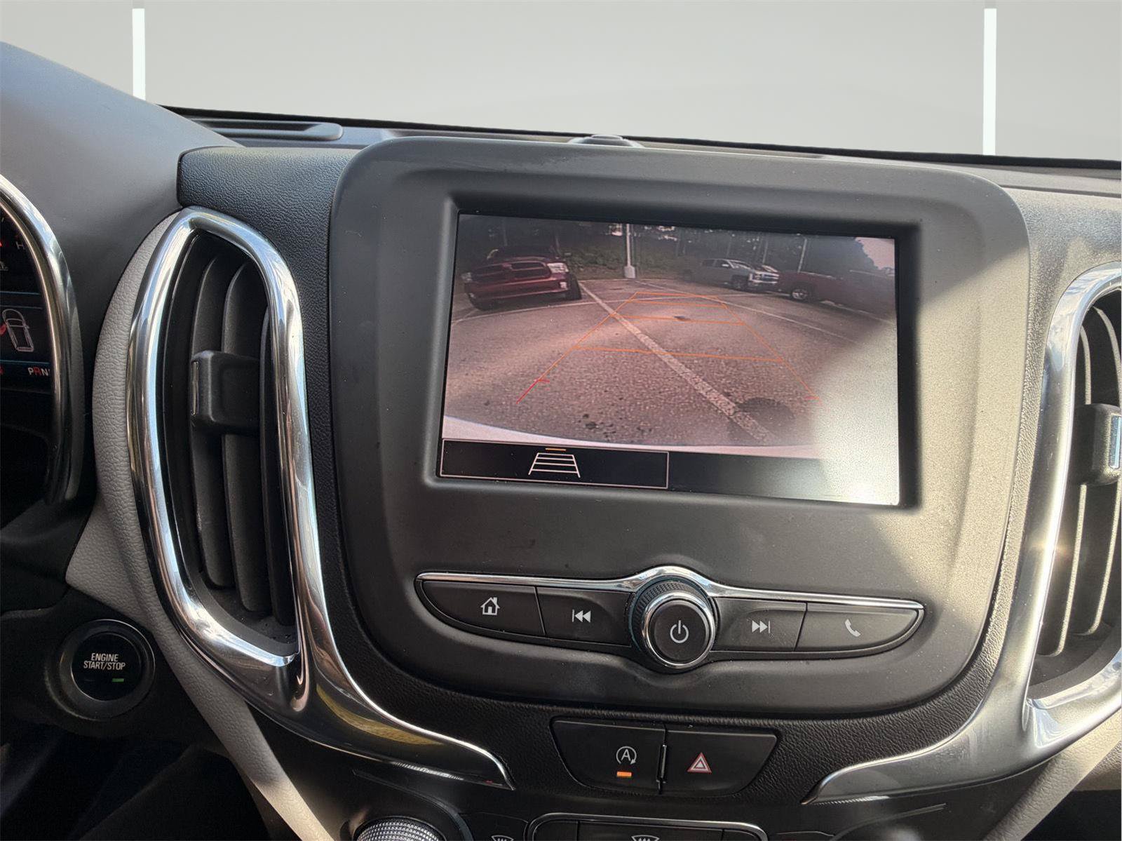 Used 2024 Chevrolet Equinox LS w/ LS Convenience Package FWD image 25
