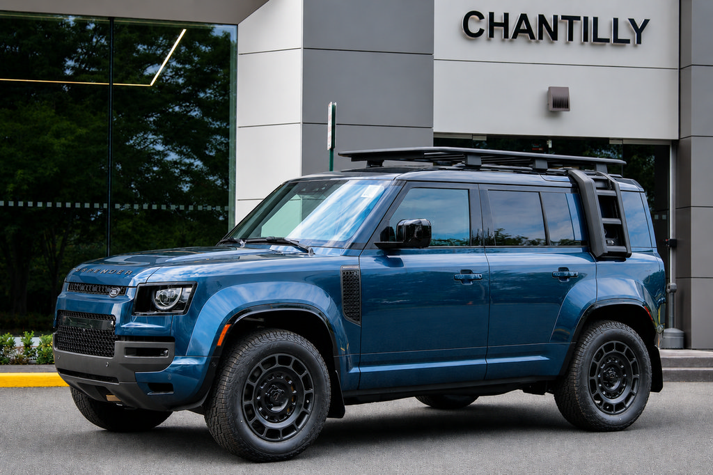 New 2026 Land Rover Defender 110 OCTA AWD/4WD image 1