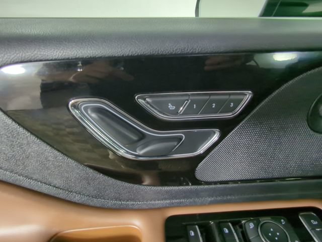 Used 2020 Lincoln Aviator Reserve w/ Elements Package Plus AWD/4WD image 30