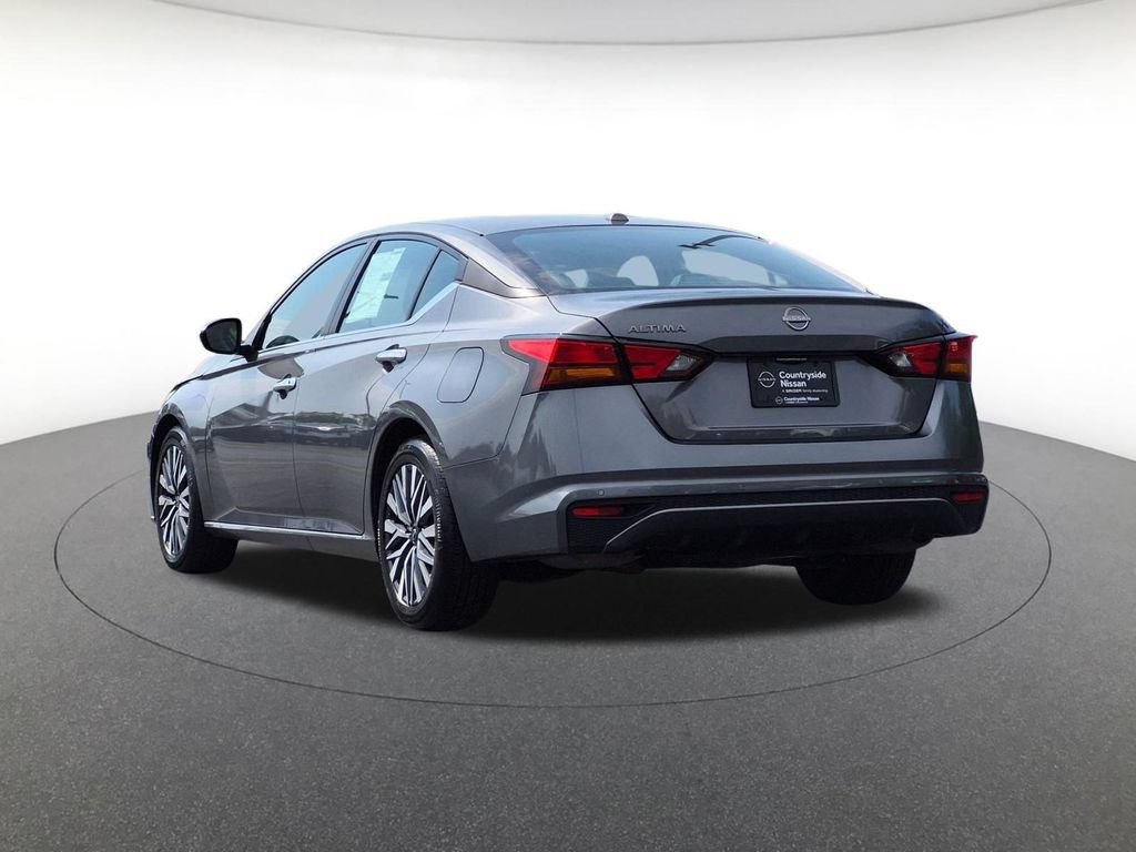 Used 2025 Nissan Altima 2.5 SV FWD image 5