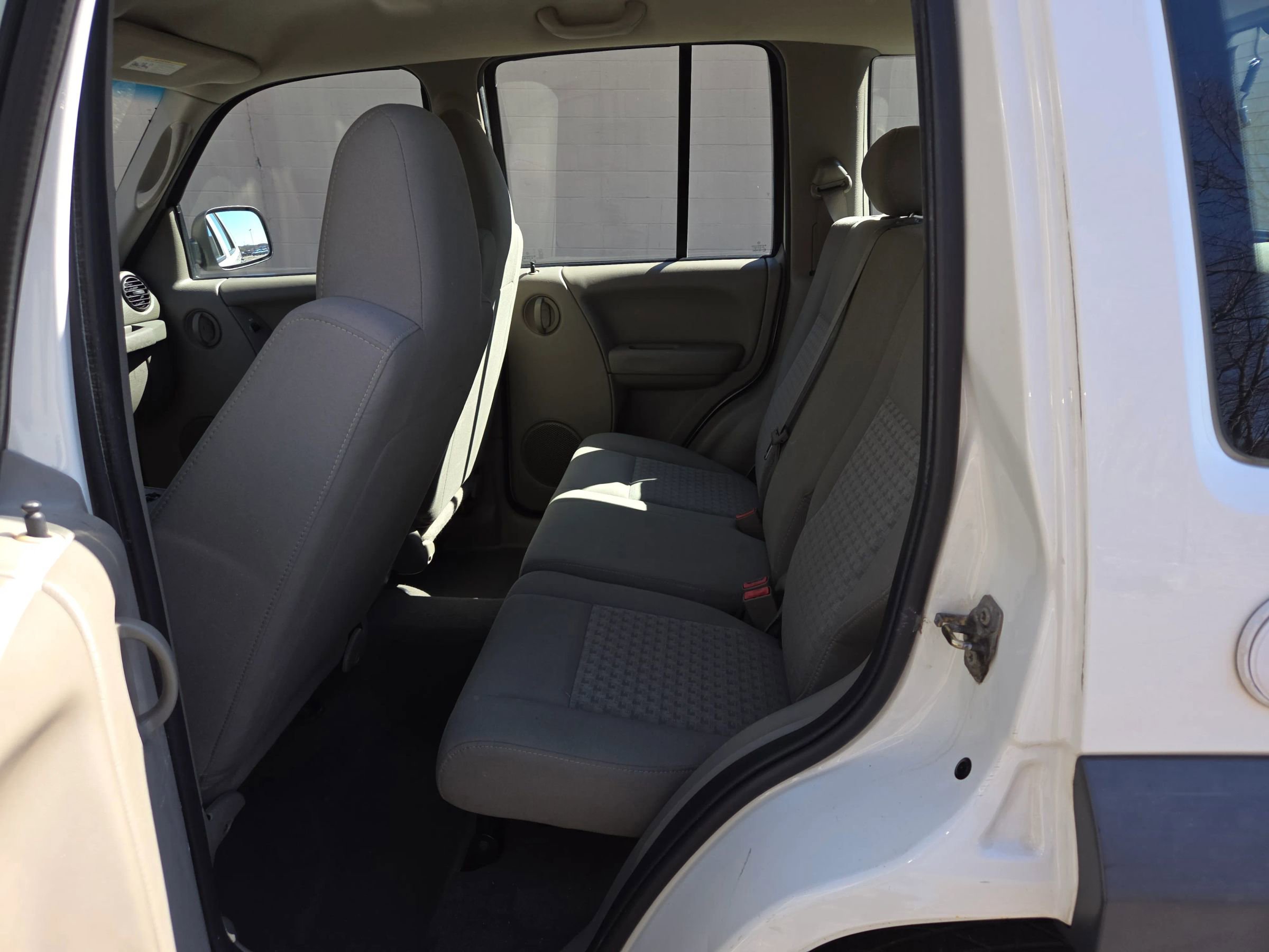 Used 2007 Jeep Liberty Sport w/ Off Road Group image 8