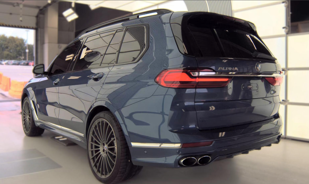 Used 2022 BMW ALPINA XB7 AWD/4WD image 10