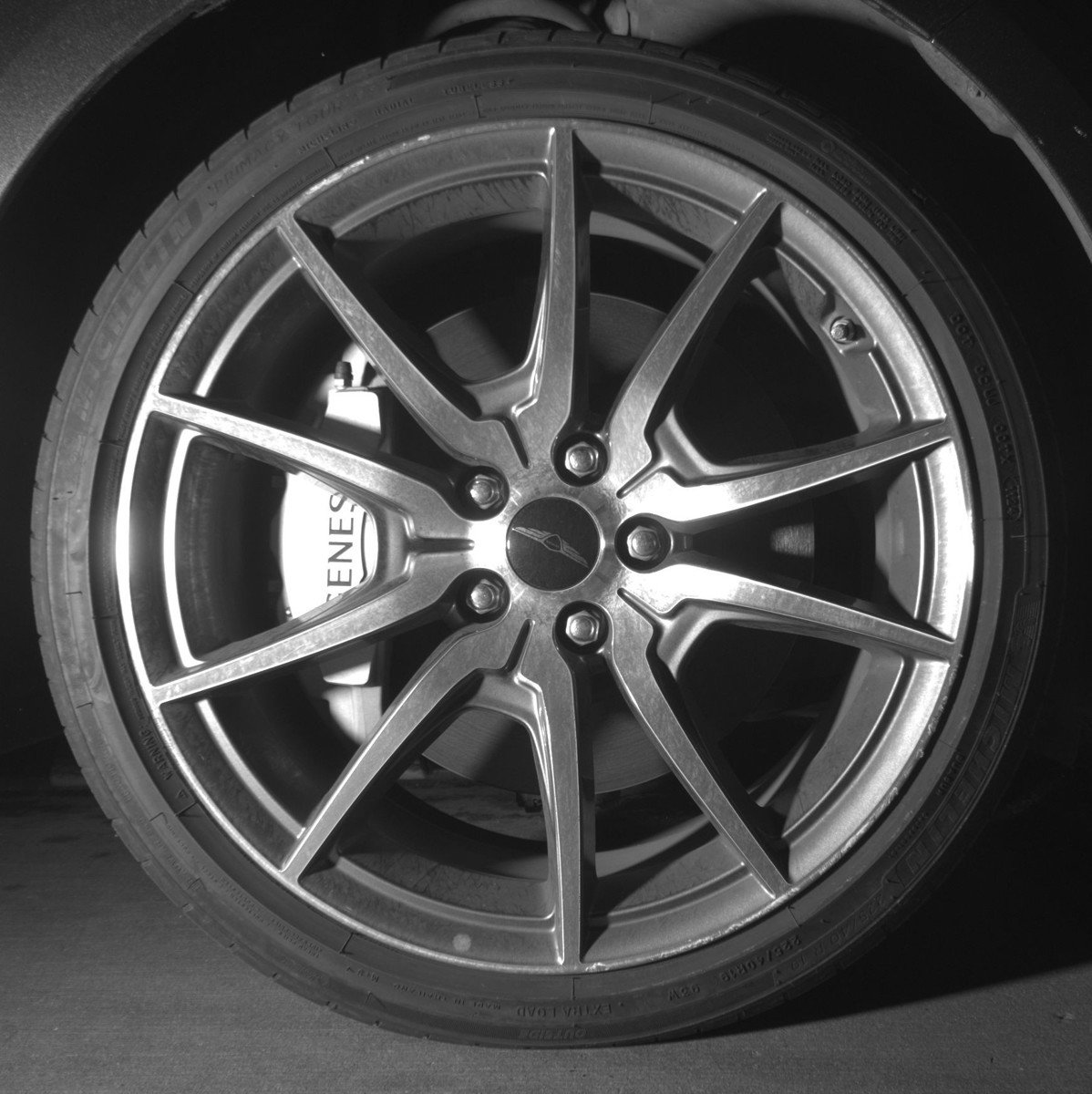 Used 2025 Genesis G70 2.5T image 13