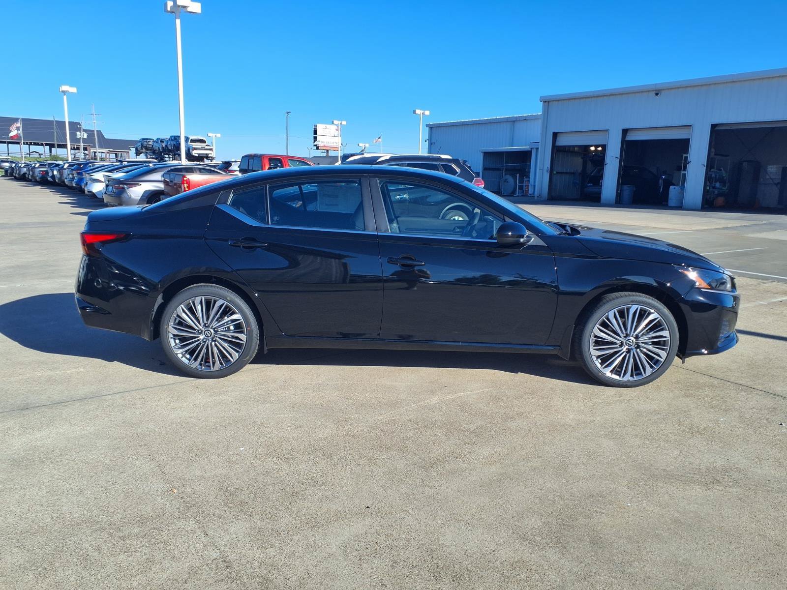 New 2026 Nissan Altima 2.5 SV w/ SV Premium Package AWD/4WD image 7