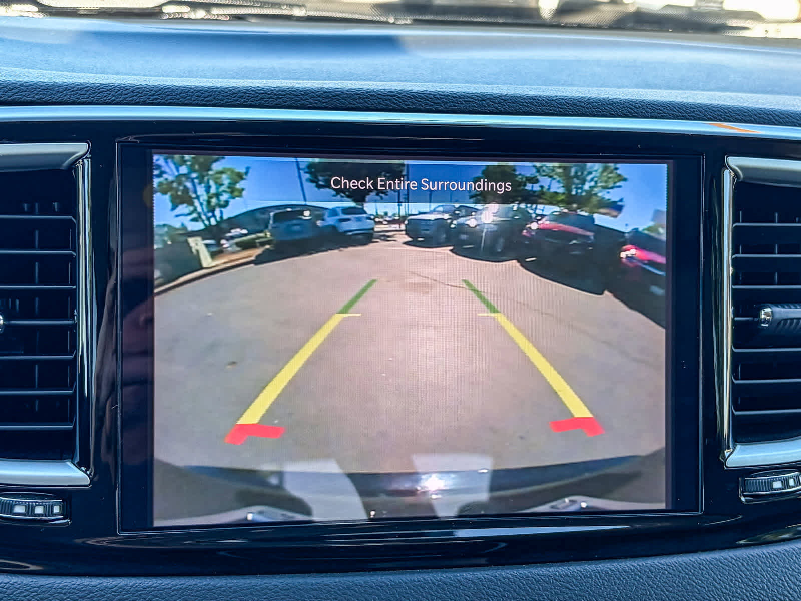 Used 2024 Chrysler Pacifica Touring-L FWD image 22