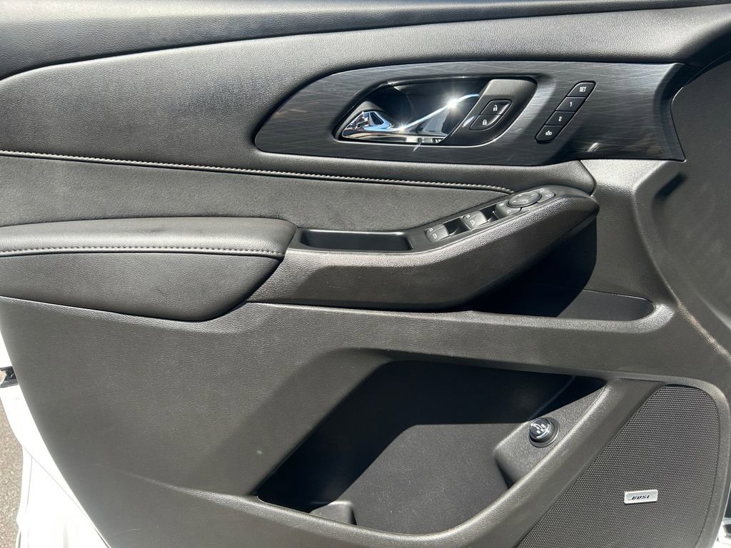 Used 2023 Chevrolet Traverse High Country image 21