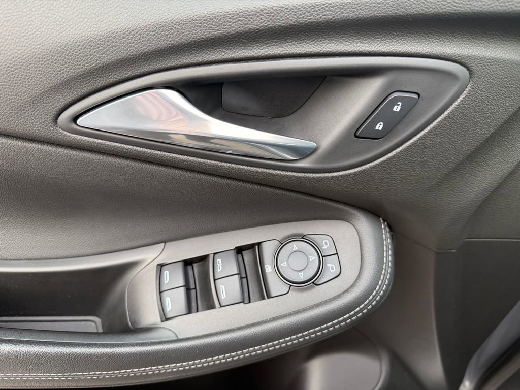 Used 2021 Buick Encore GX Preferred w/ Cold Weather Comfort Package image 13