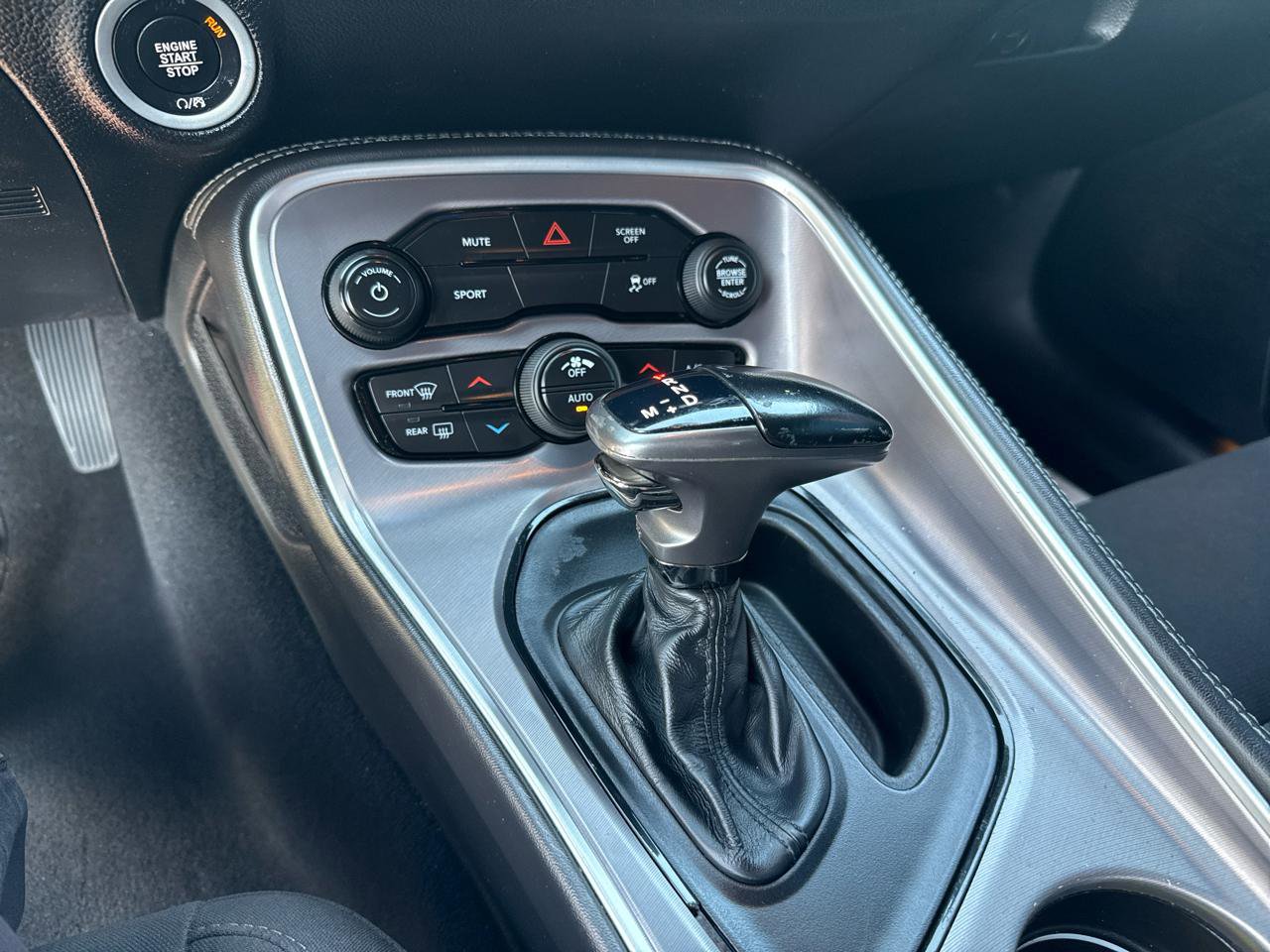 Used 2019 Dodge Challenger SXT RWD image 7