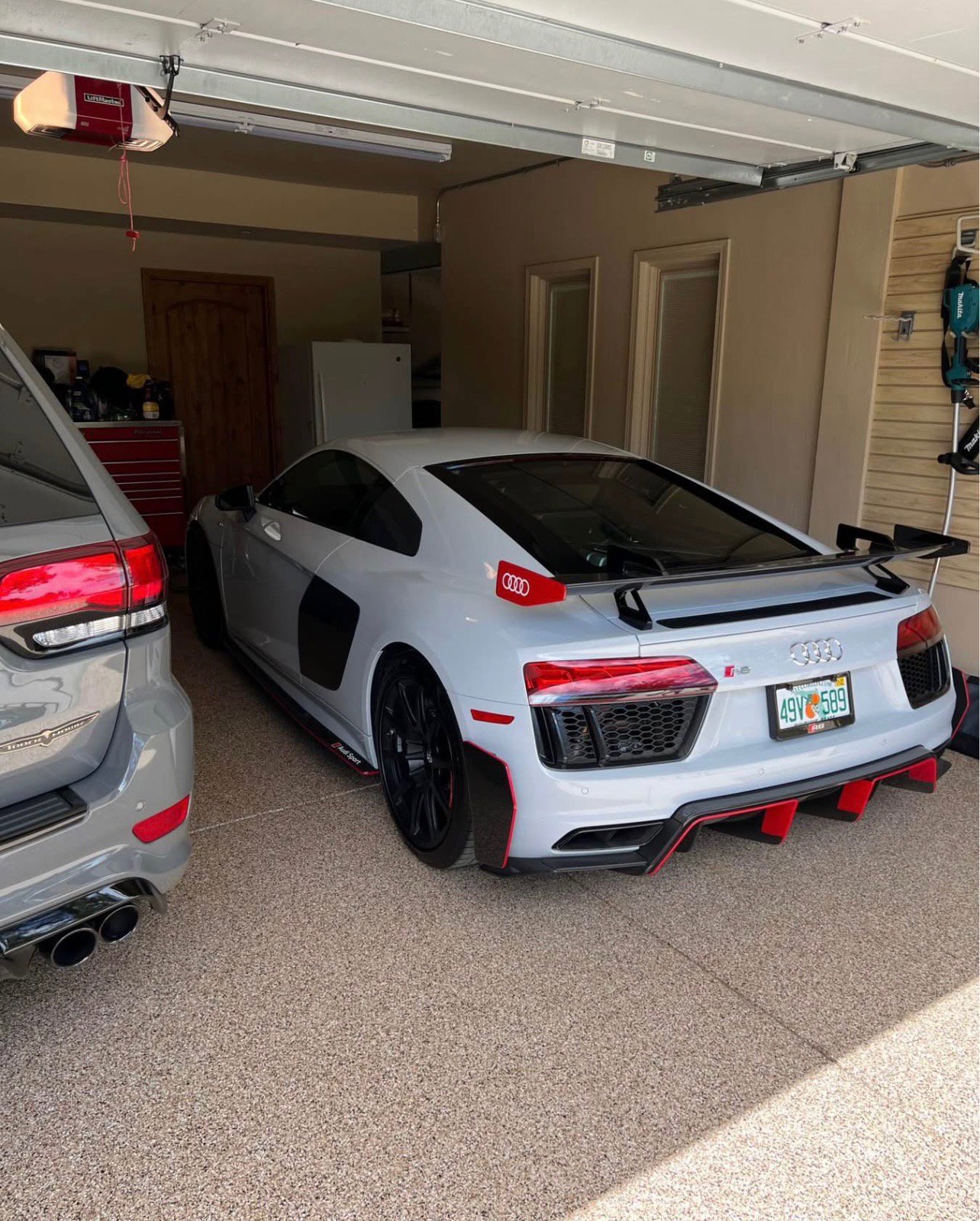 Used 2018 Audi R8 V10 plus w/ Full Leather Package image 2