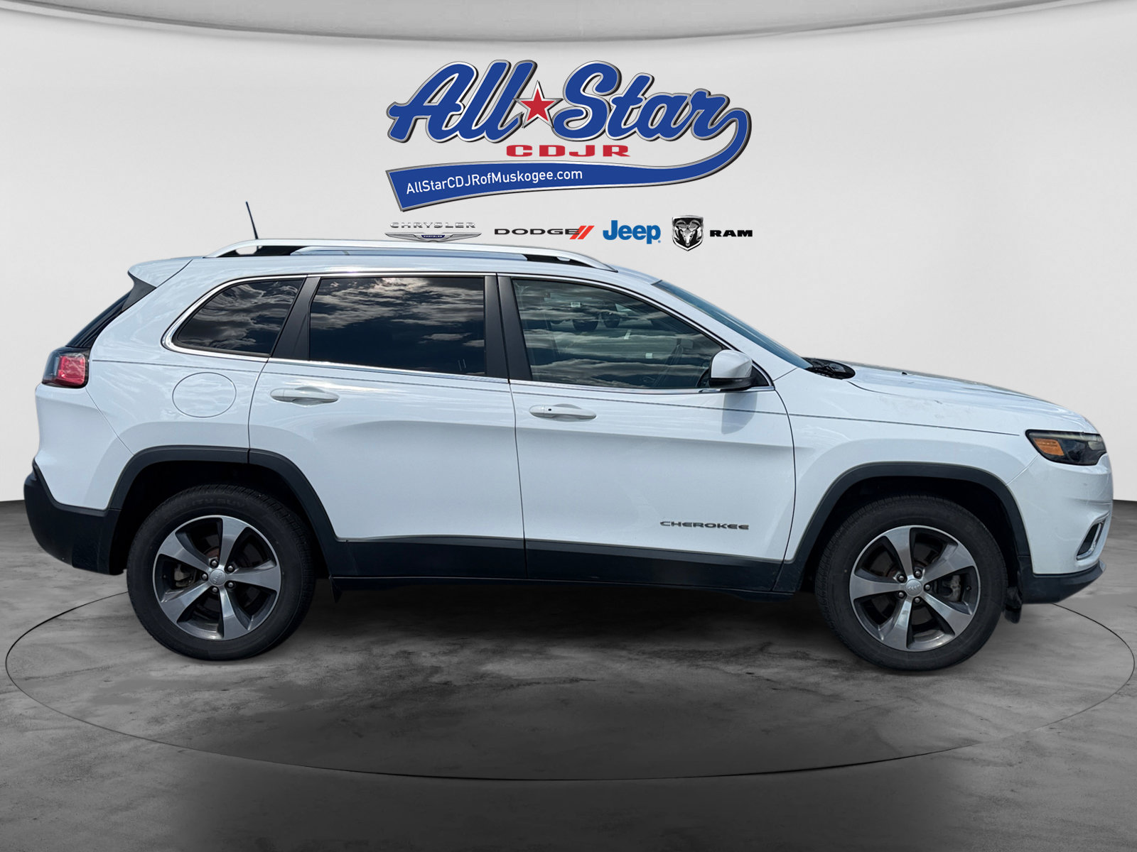 Used 2019 Jeep Cherokee Limited AWD/4WD image 4