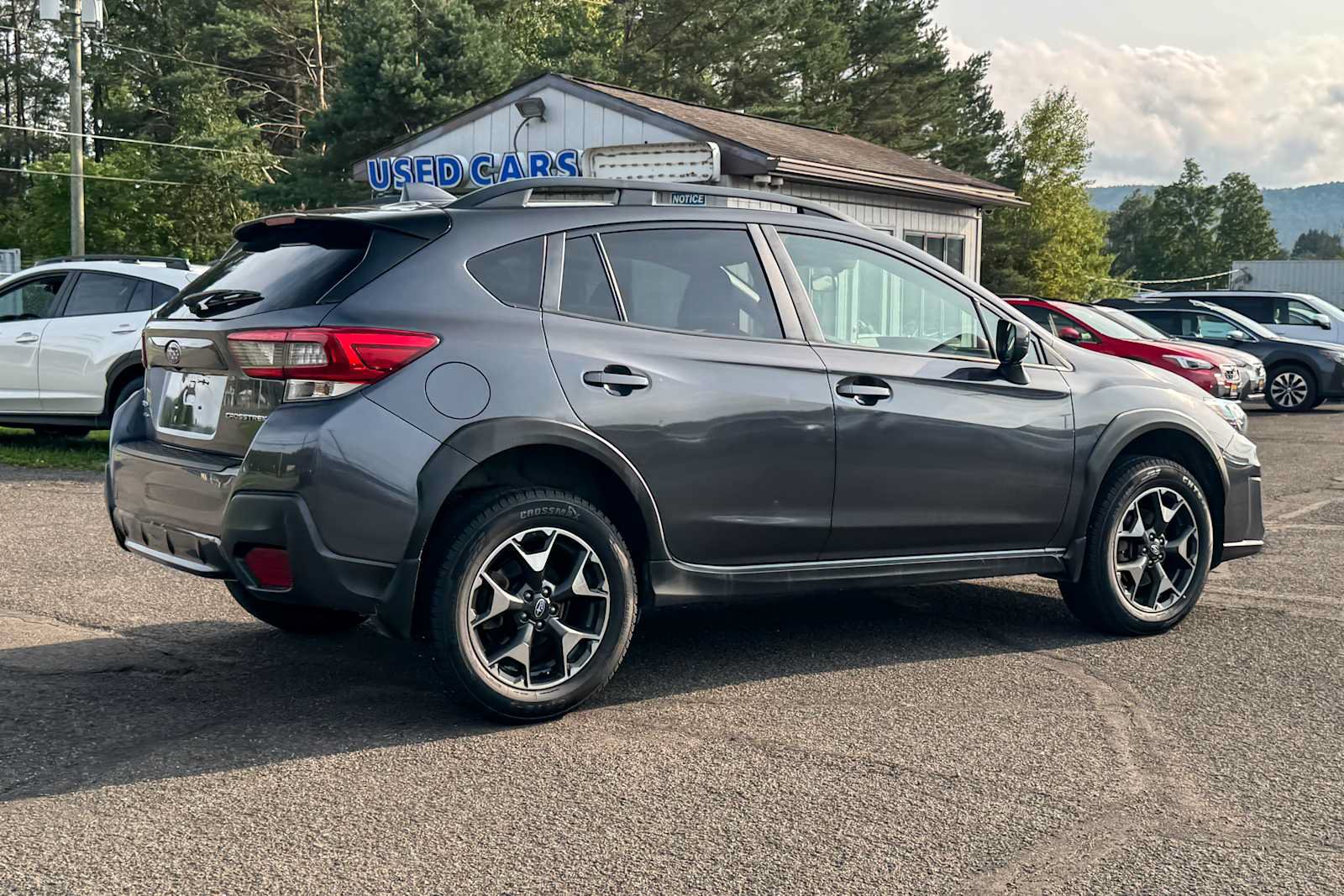 Used 2020 Subaru Crosstrek 2.0i Premium AWD/4WD image 3