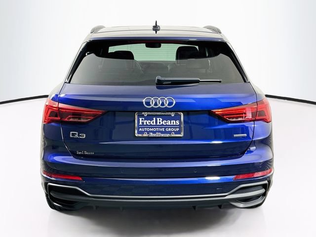 Used 2023 Audi Q3 2.0T Premium w/ Black Optic Sport Package AWD/4WD image 7