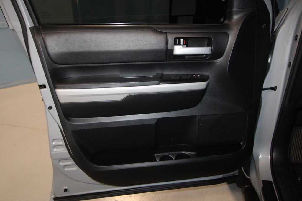 Used 2018 Toyota Tundra SR5 image 5