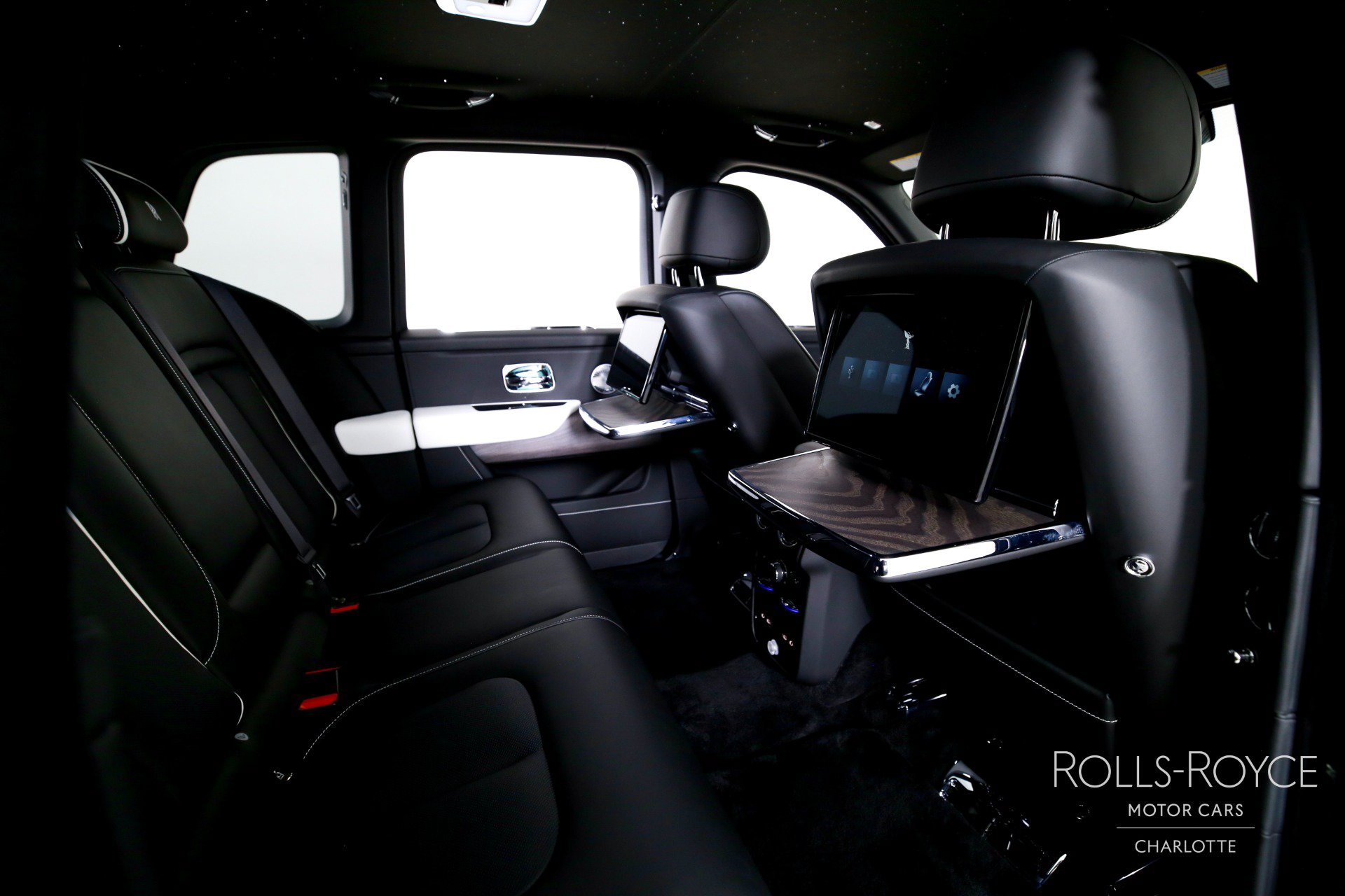 Used 2026 Rolls-Royce Cullinan AWD/4WD image 31