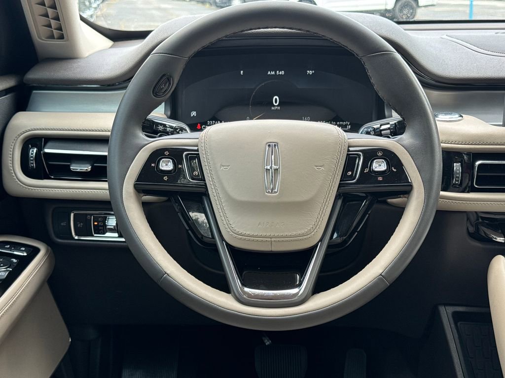 Used 2023 Lincoln Aviator AWD w/ Premium Package image 15