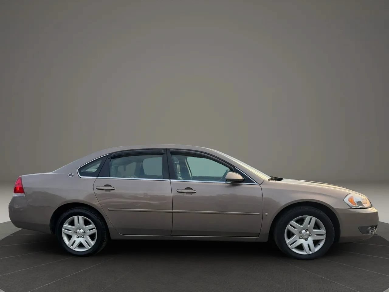 Used 2007 Chevrolet Impala LT FWD image 4