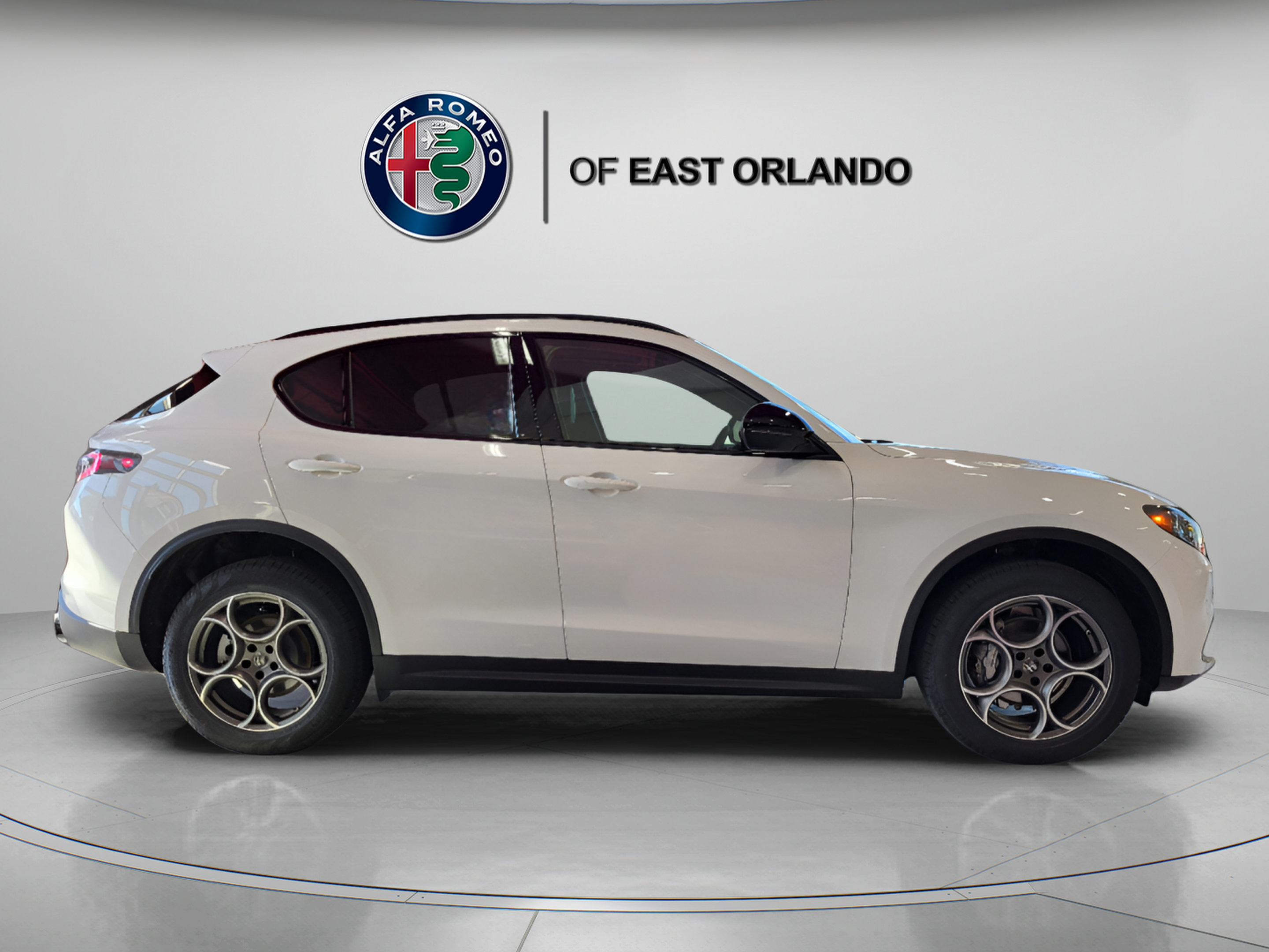 New 2025 Alfa Romeo Stelvio Sprint AWD/4WD image 9