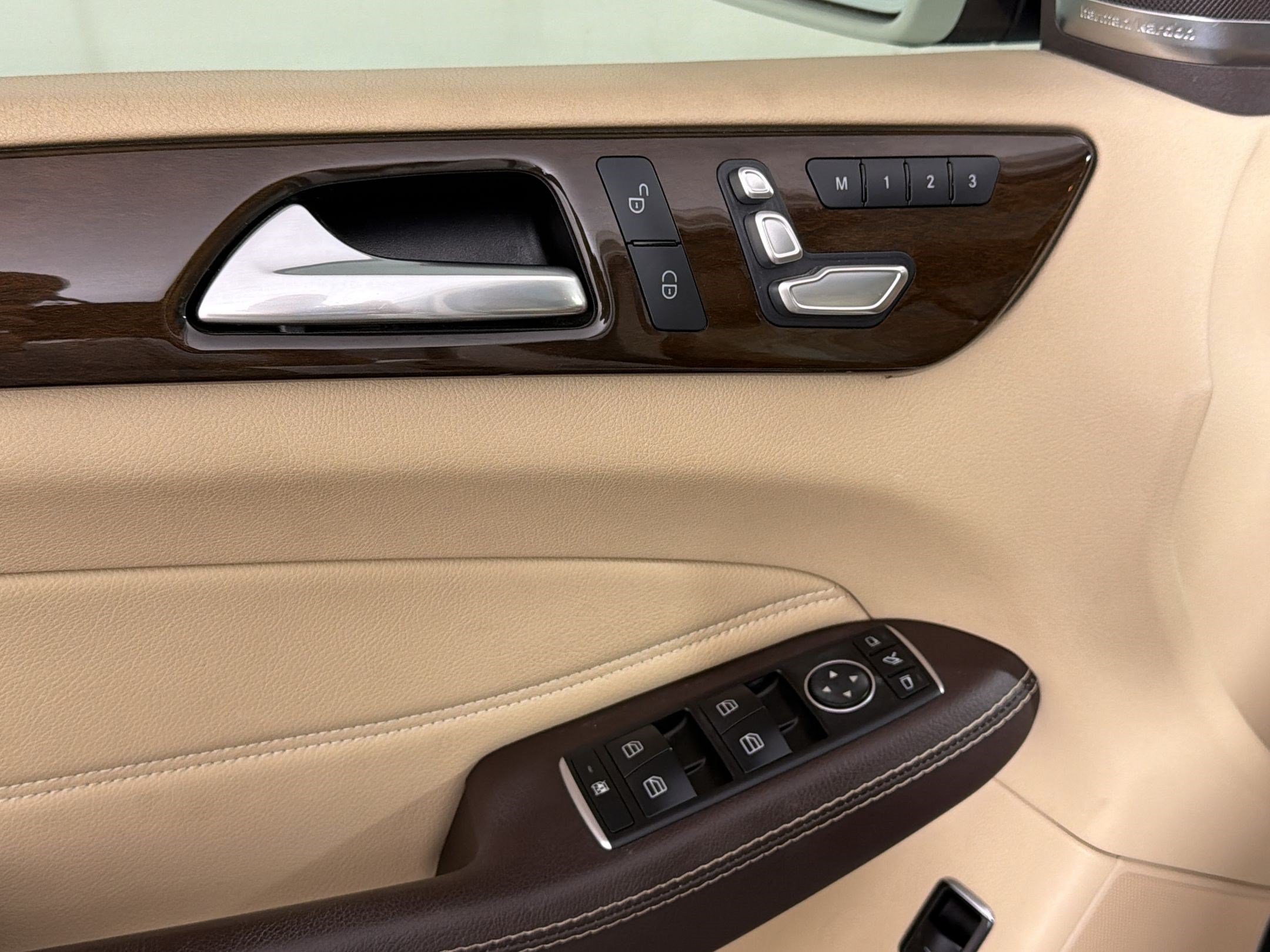 Used 2017 Mercedes-Benz GLS 450 4MATIC image 28