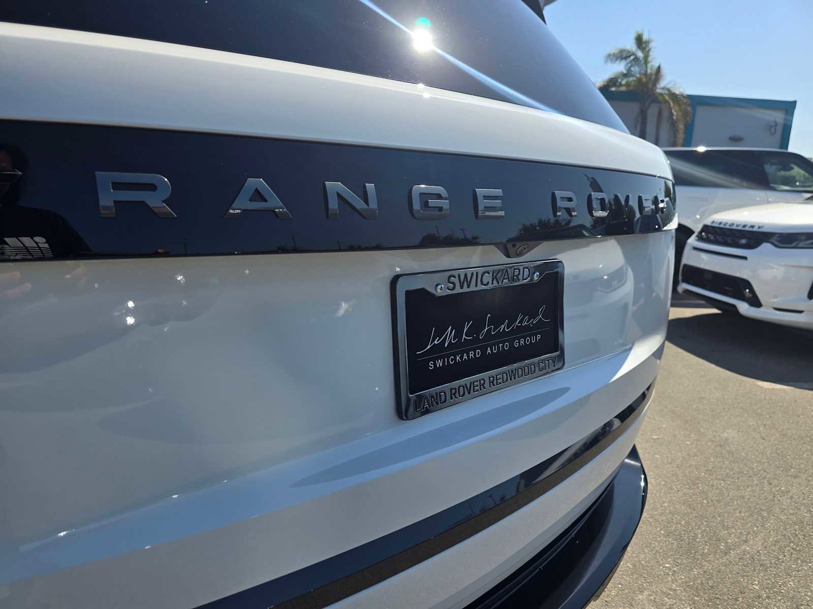 New 2025 Land Rover Range Rover Long Wheelbase SE image 17