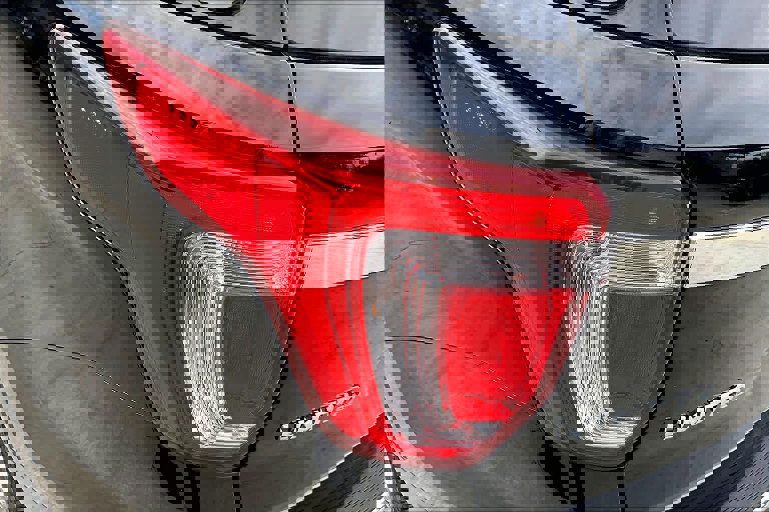 Used 2019 Ford Explorer Limited image 28