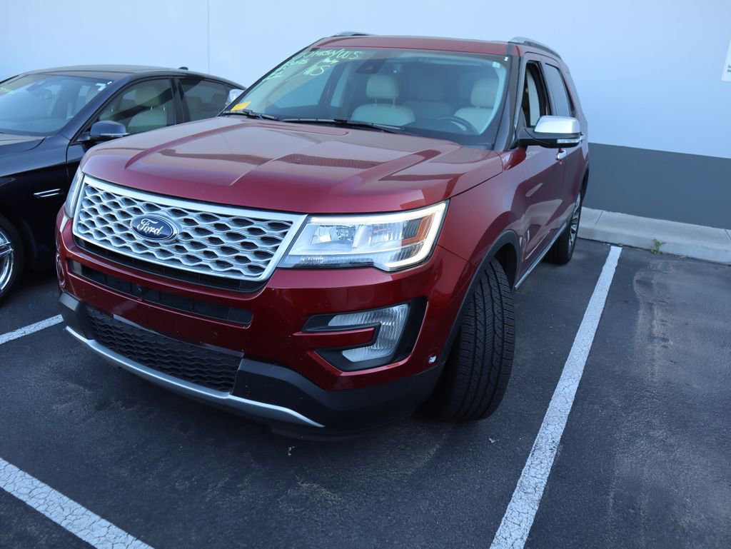 Used 2017 Ford Explorer Platinum image 3