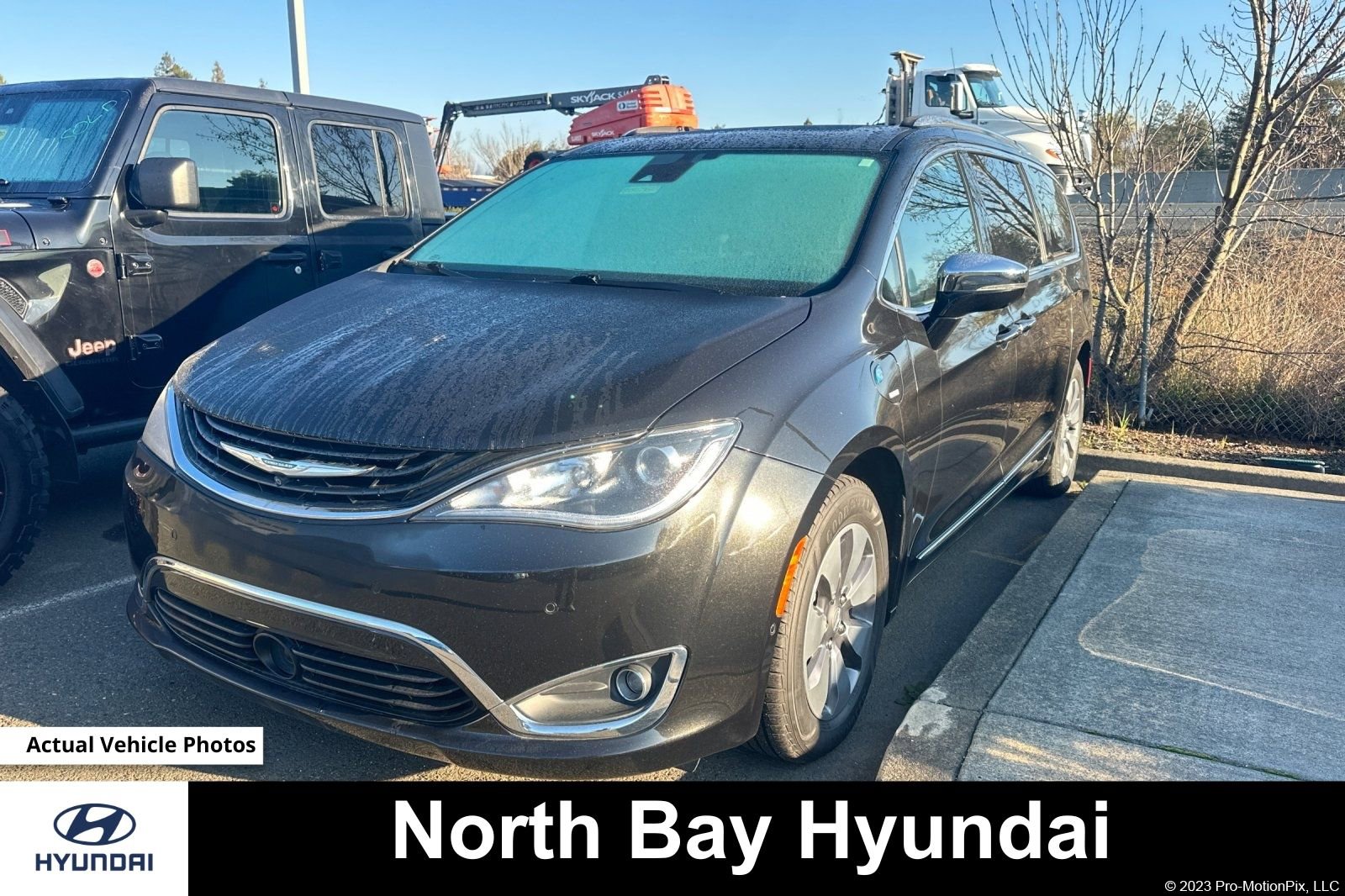 Used 2018 Chrysler Pacifica Limited w/ Advanced Safetytec Group